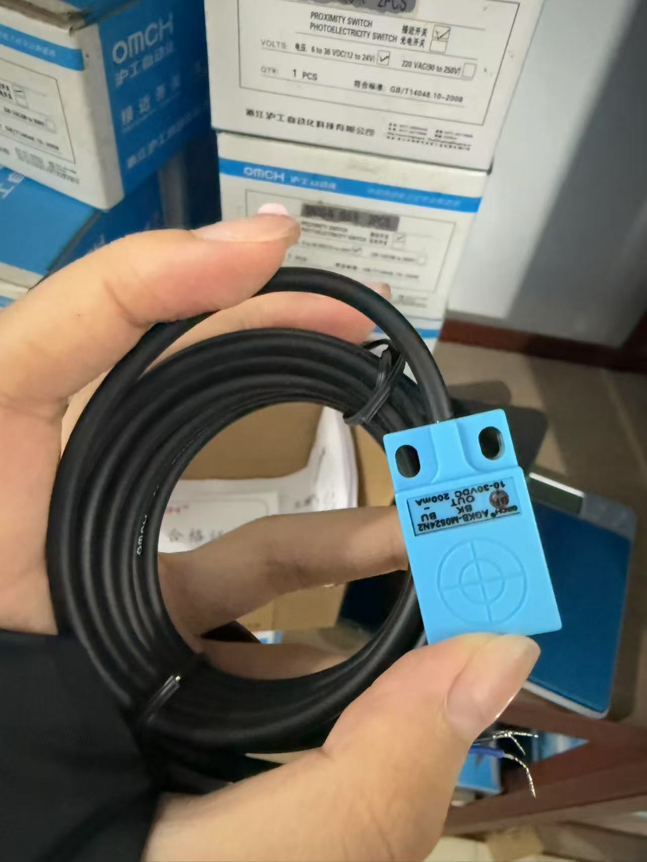 AGKB-M0524P1 – Cảm biến tiệm cận cảm ứng M5, PNP NO, 3 dây